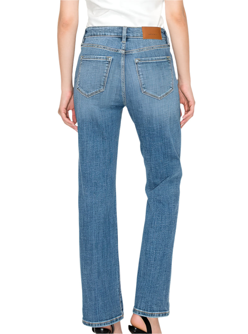 STRAIGHT LEG JEAN