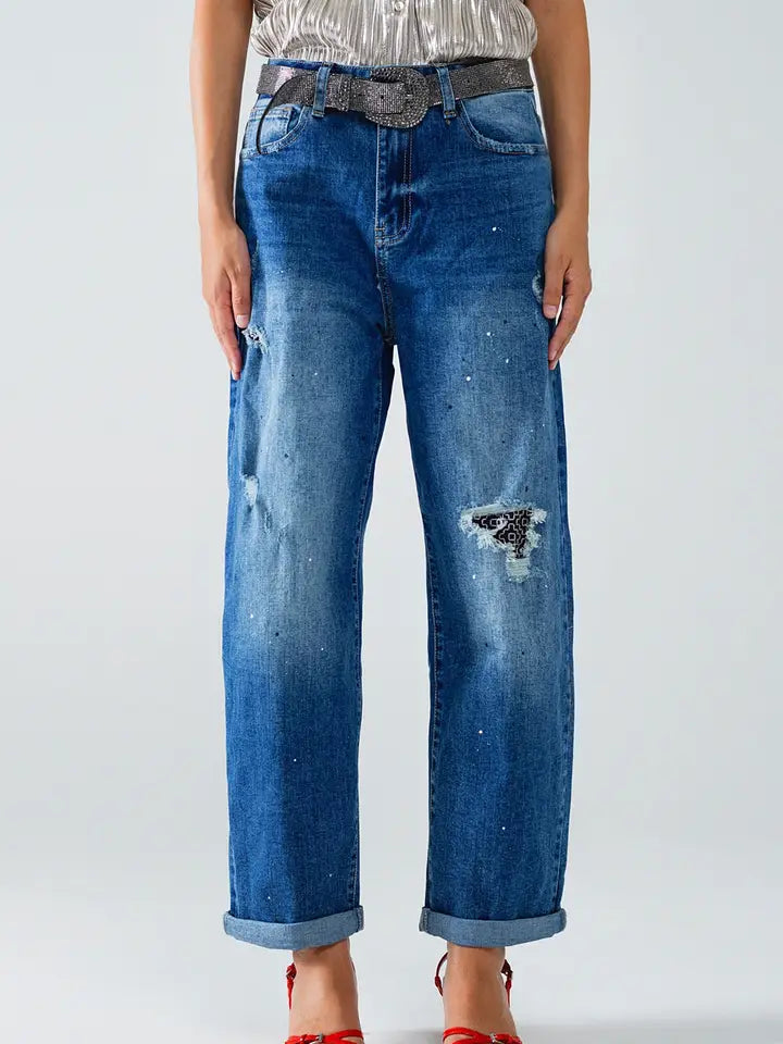 DISTRESSED JEAN