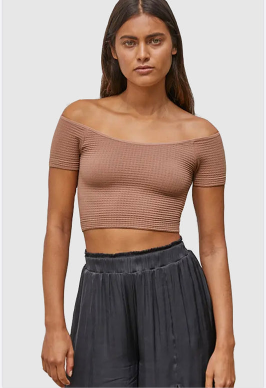 OFF SHOULDER TOP